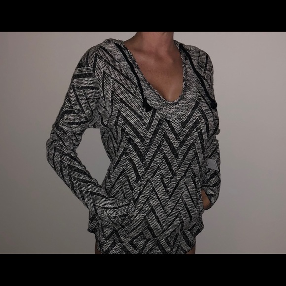 O'Neill Tops - O’Neill chevron knit hooded pullover